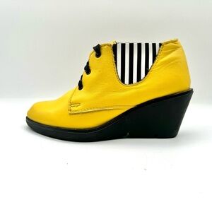 LEATHER YELLOW ANKLE BOOTS WEDGE PLATFORM BOOTS RUBBER SOLE LACE UP BOOTS SIZE 6